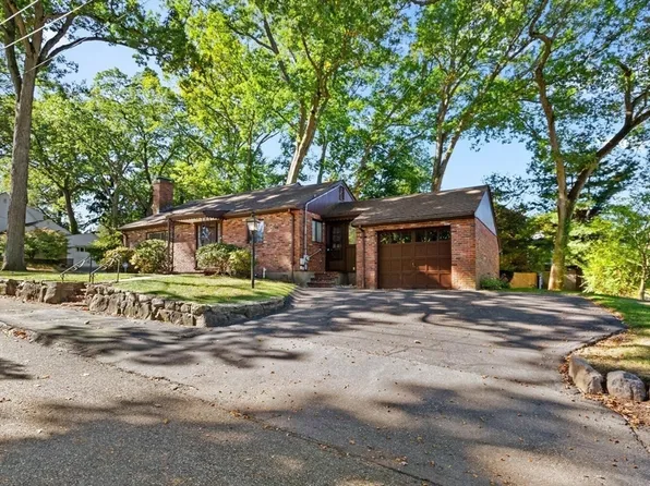 78 Windemere Cir, Braintree, MA 02184