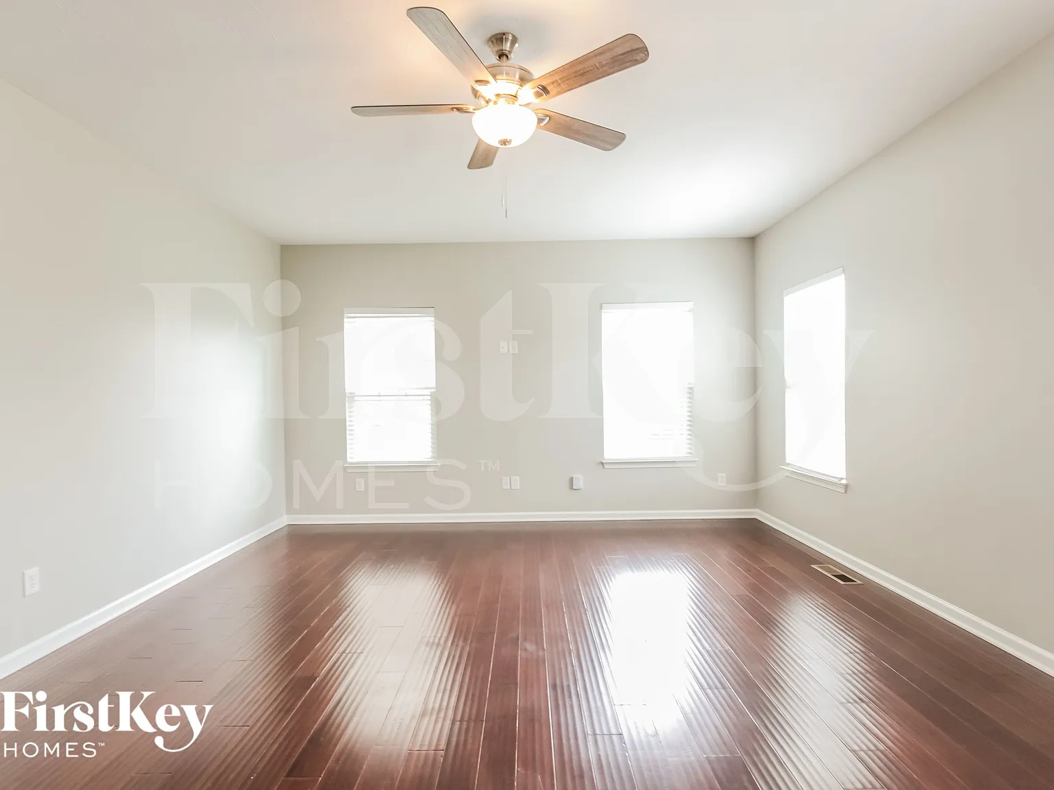 3 bed, 2.5 bath, 3952 sqft, $2,750 — Photo 3
