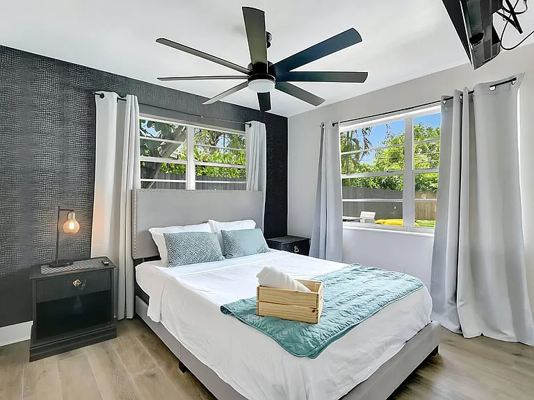 2809 NW 7th Ave — Photo 15