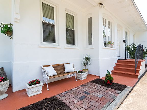 2 Harbor View Avenue