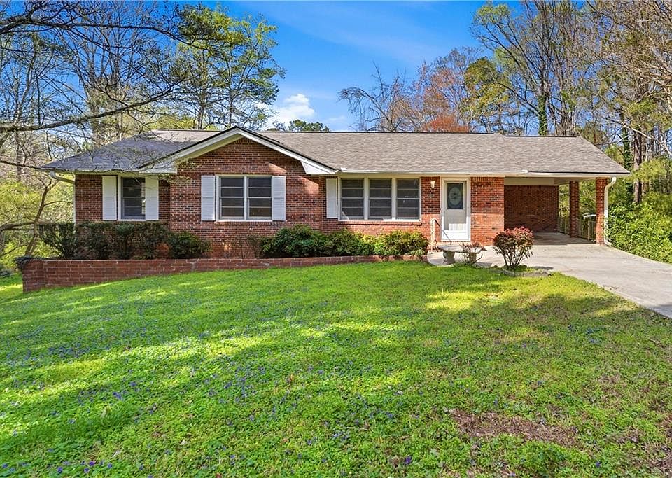1st image of 2567 Creston Way