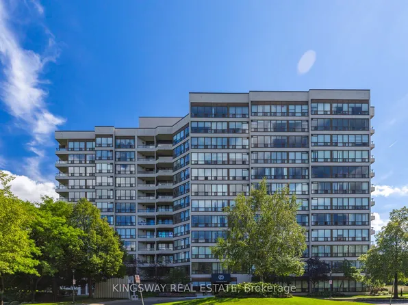 12 Laurelcrest St #507, Brampton, ON L6S 5Y4