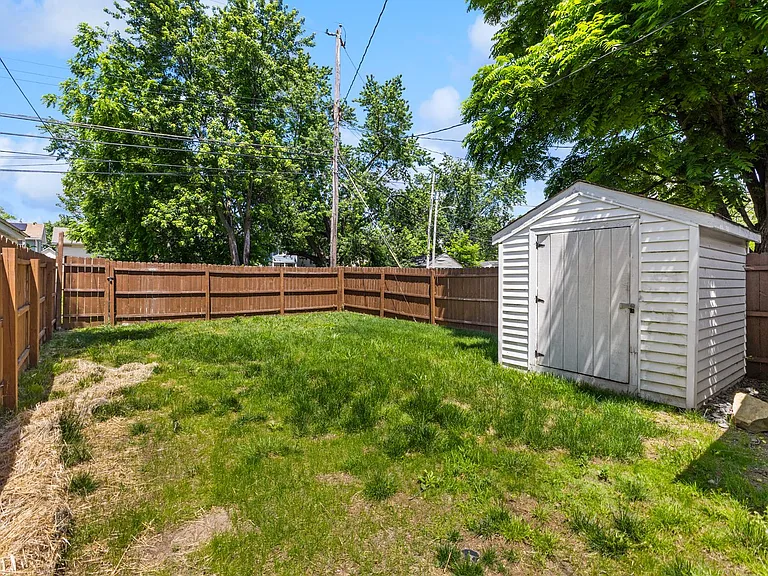 122 E Woodrow Ave — Photo 26