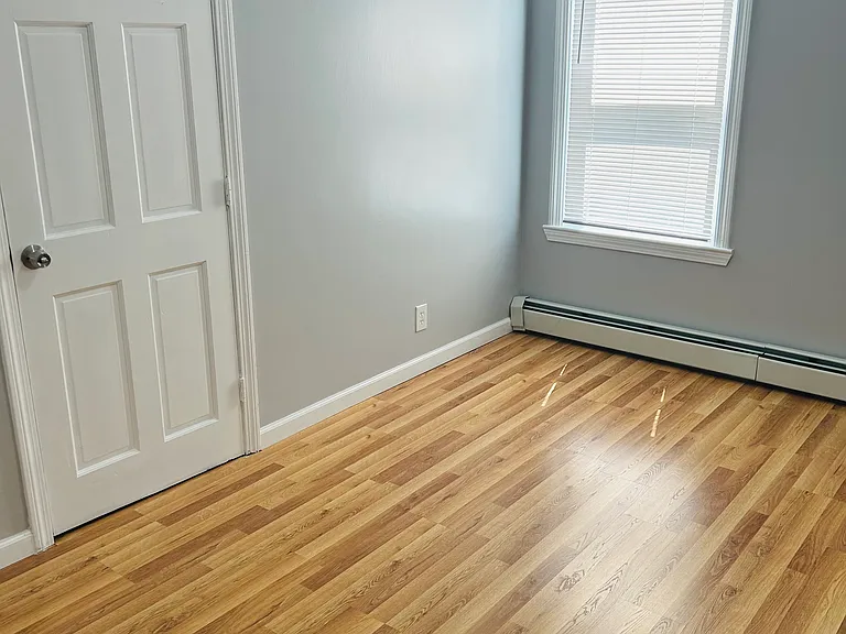 84 Darlingdale Ave #1 — Photo 5