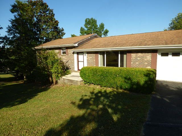 1st image of 3036 Meadowview Dr