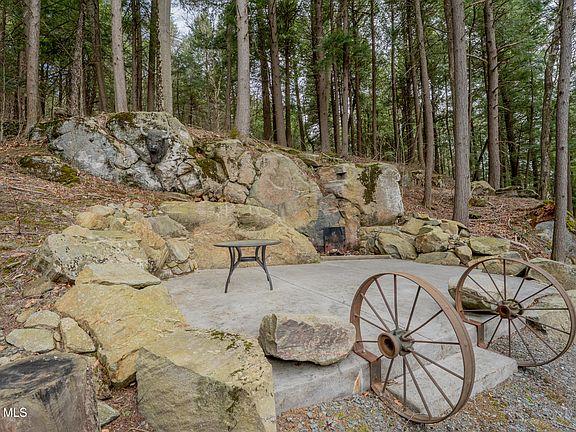 4th image of 57 Horse Hill Road