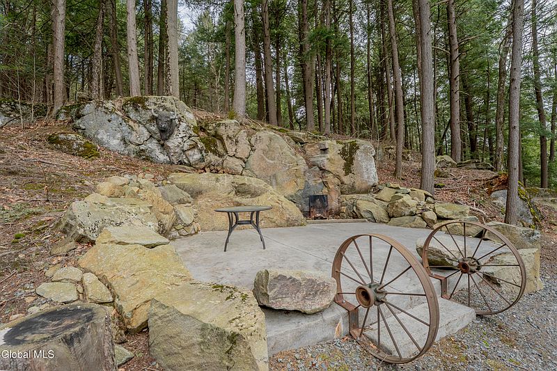 4th image of 57 Horse Hill Road