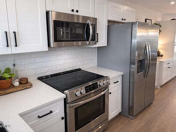 3rd image of 271 N APACHE Drive
