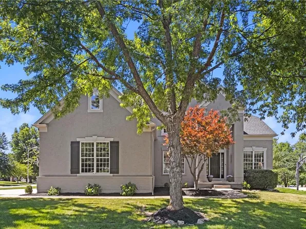 3841 W 143rd Ter, Leawood, KS 66224