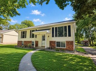 1229 E Crestview Dr, Maryville, MO 64468