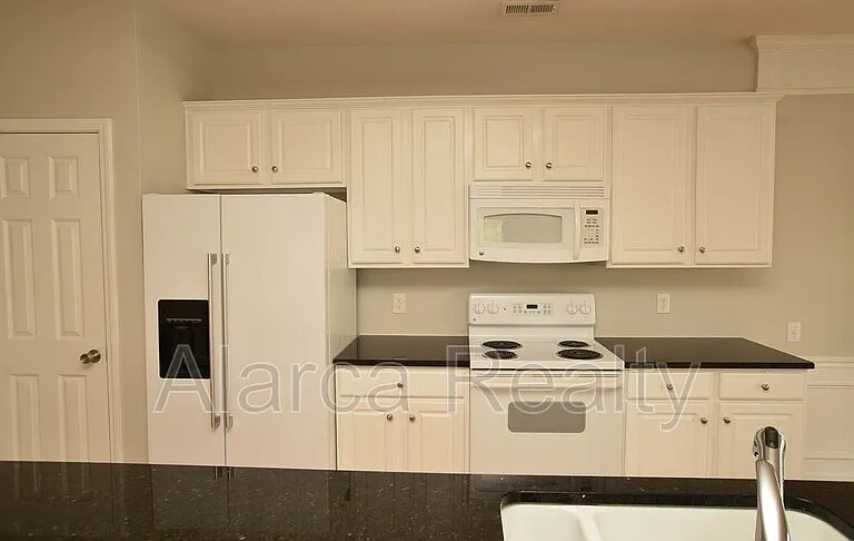 3282 Margellina Dr — Photo 3
