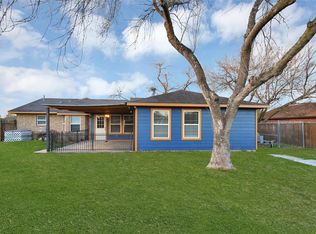 2406 Gladiola St, Highlands, TX 77562