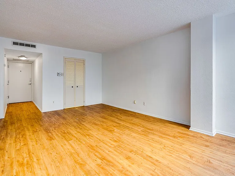 1800 Lavaca St #214 — Photo 15
