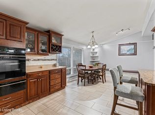 1900 Janlyn Rd, Jeffersontown, KY 40299