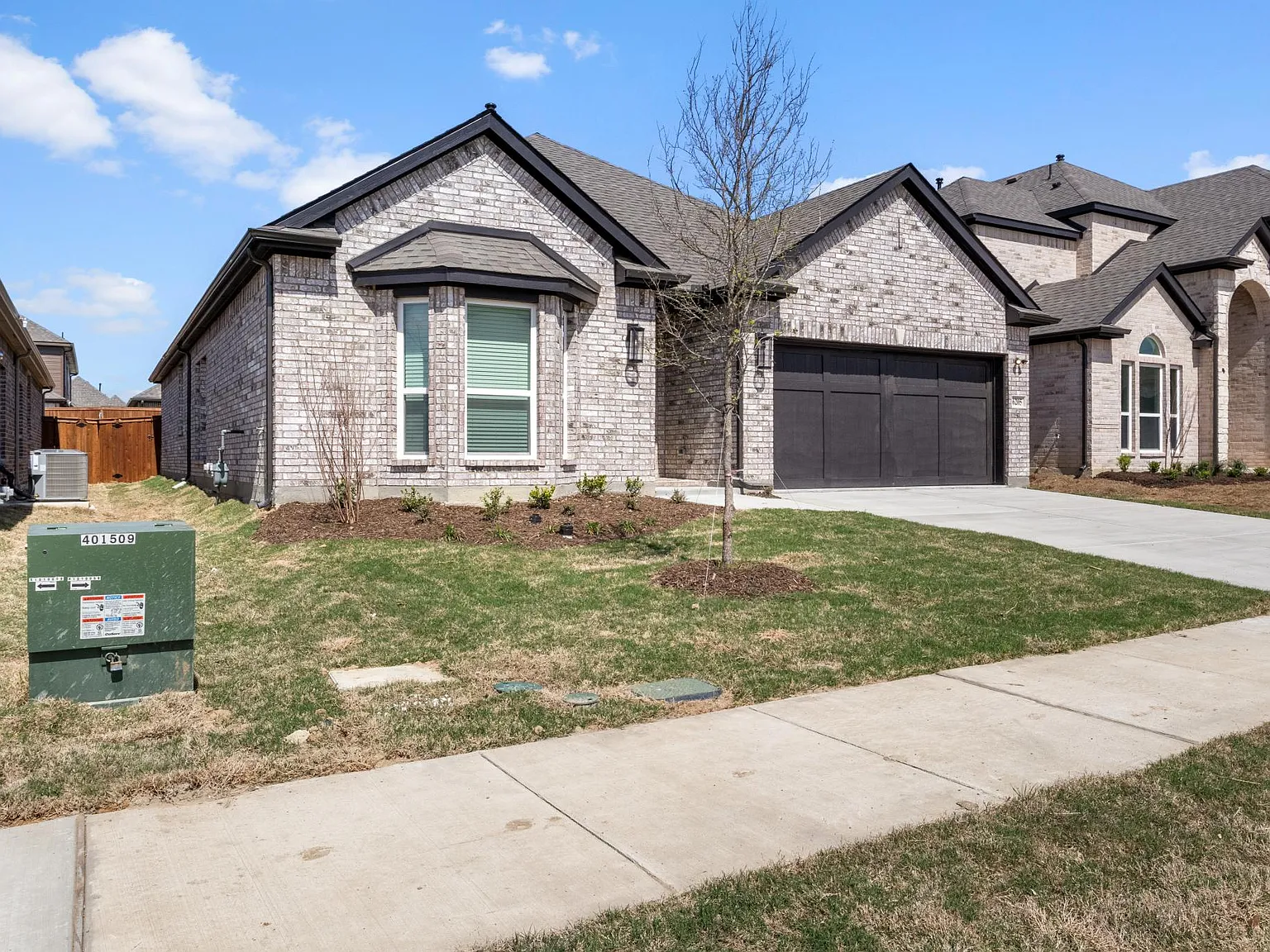 4 bed, 2206 sqft, $2,799 — Photo 2