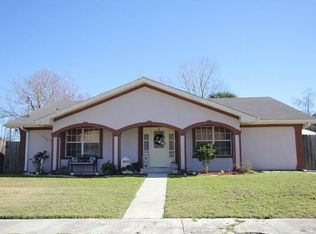 4745 Robin Hood Dr, New Orleans, LA 70128