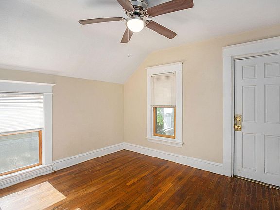 5th image of 816 Wealthy St SE APT 4