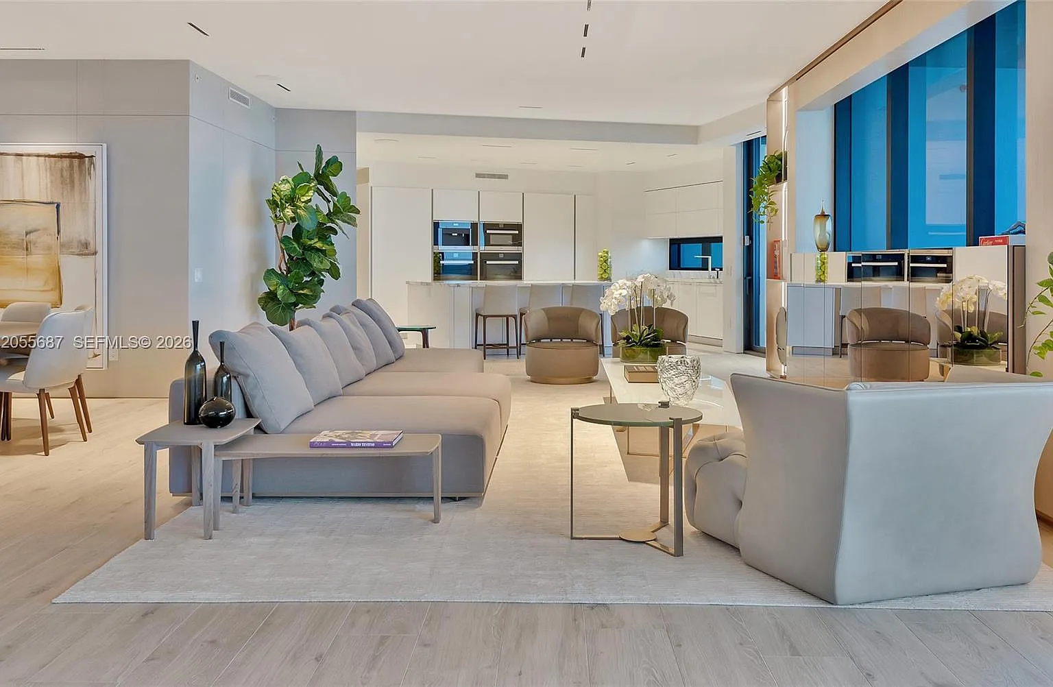 18555 Collins Avenue Cond — Photo 1