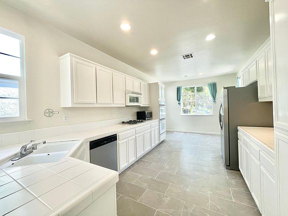5th image of 120 Sundance Pl