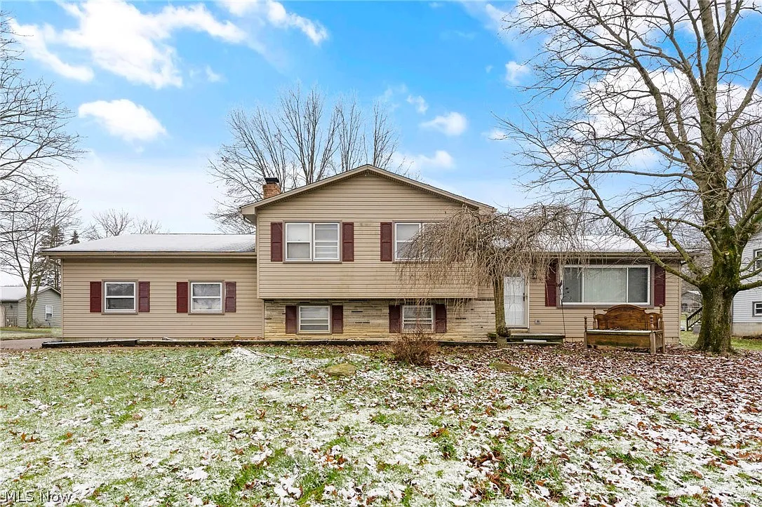 603 Meadowland Dr photo 1