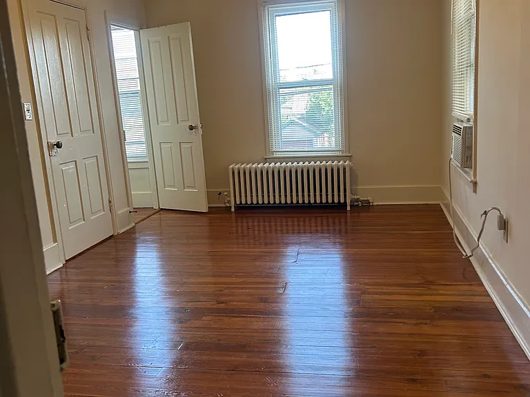 6 E Green St #1/2 — Photo 5