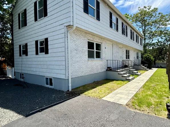 10 Elmwood St #12, Stamford, CT 06902