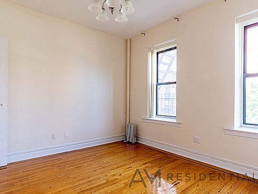2nd image of 8612 Ridge Blvd #Ee