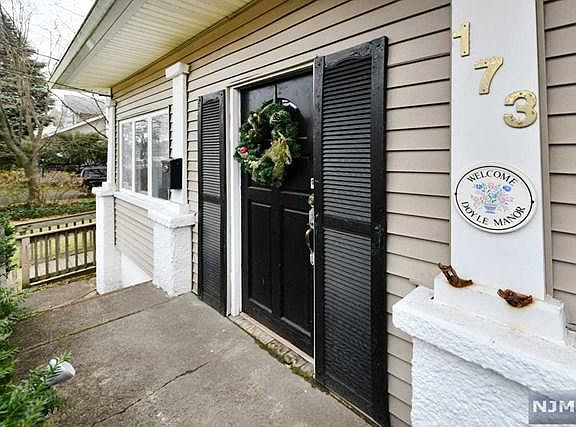 2nd image of 173 Washington Ave