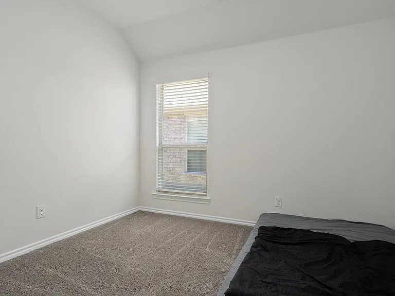 649 Lightheart Ln — Photo 9