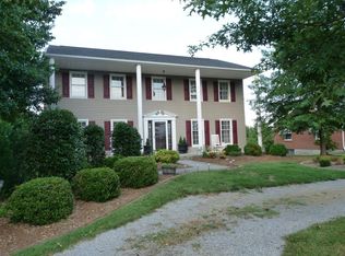 6035 Cove Rd NW, Roanoke, VA 24019