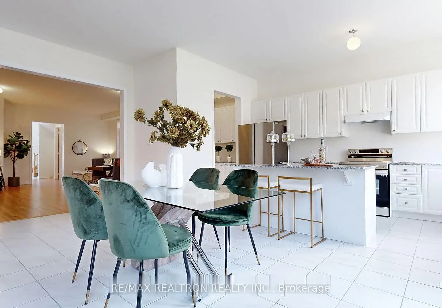 6 bed, $4,500 — Photo 4
