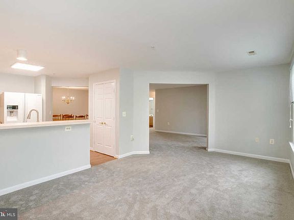4th image of 1702 Rich Way Unit 1D