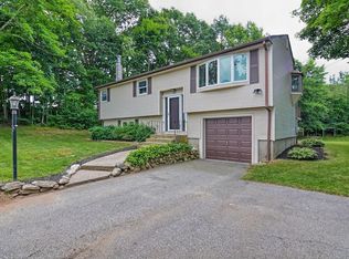 14 Clover Ln, Medway, MA 02053