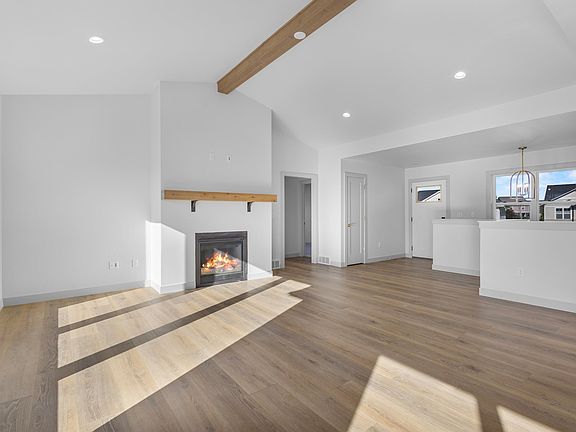 3rd image of 1387 Crossroads Dr