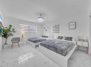 290 NE 159th St, Miami, FL 33162