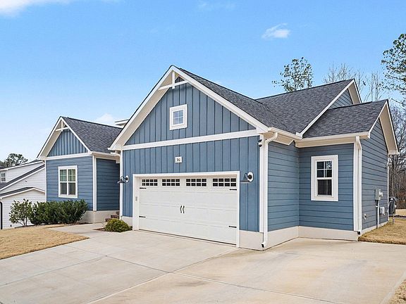 3rd image of 360 Sutherland Dr