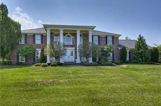 1st image of 15 Lakeridge Dr
