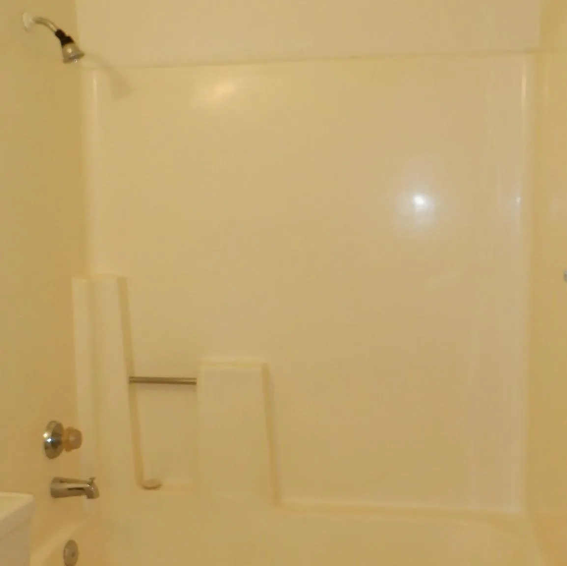2 bed, 700 sqft, $1,100 — Photo 2