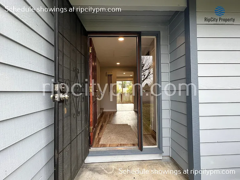 12250 SW Indian Hill Ln — Photo 4