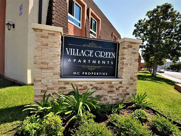 Village Green Apartments — Photo 1