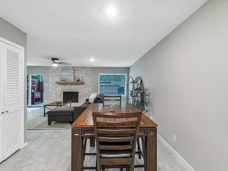 1669 W Sam Houston Pkwy S — Photo 10