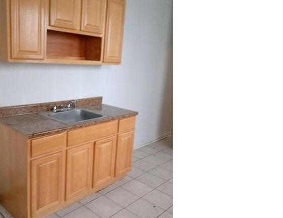 3rd image of 1655 Margaret St