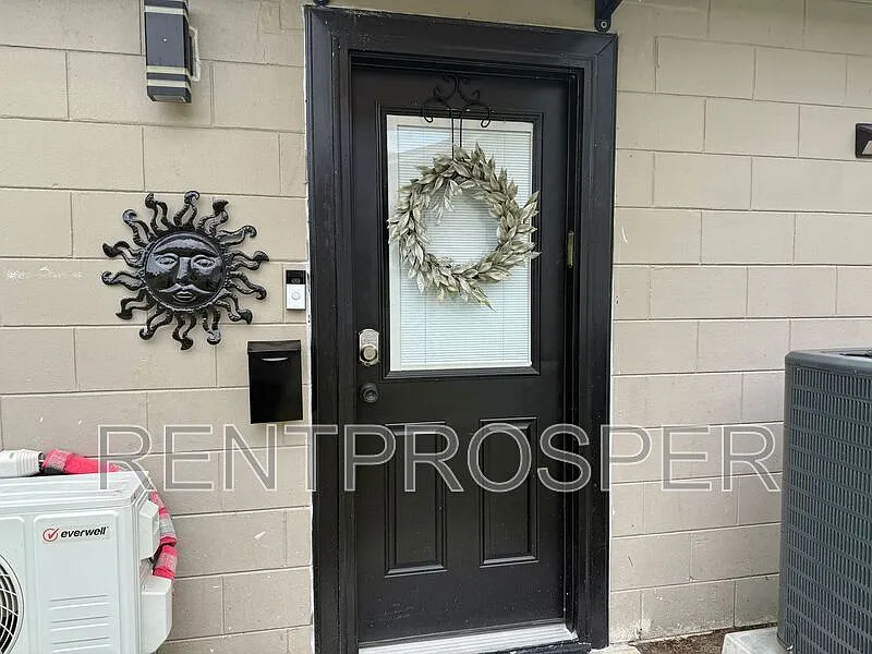 Building Photo - 628 Riverwoods Cir