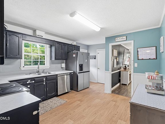 3rd image of 2101 Horton Rd