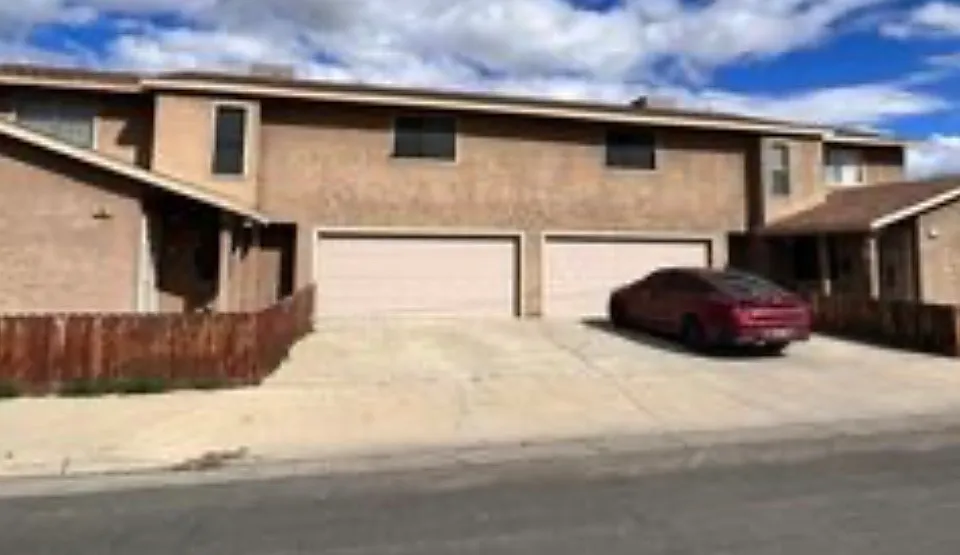 330 N 4th St #2