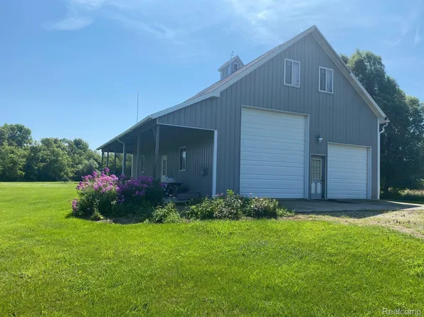 6889 Jordan Rd, Peck, MI 48466