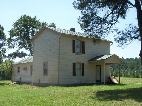 1342 Blackstone Rd, Kenbridge, VA 23944