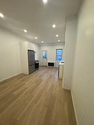 Rented by Halvatzis Realty | media 9