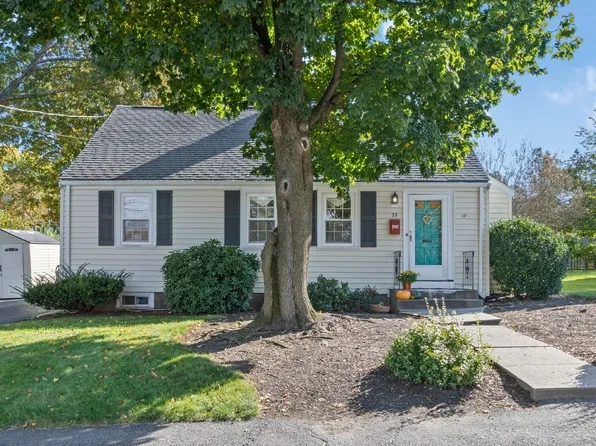 75 Charlotte Rd, Waltham, MA 02453
