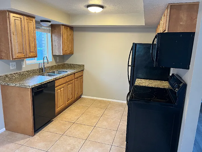 5875 S Highland Dr — Photo 15